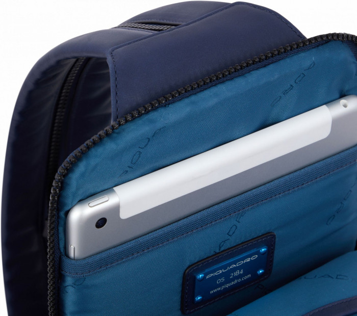 Рюкзак слинг Piquadro Aye CA6205W119/BLU синий кожа
